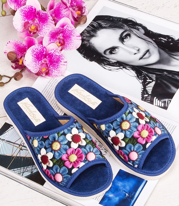 Dámské domácí pantofle s otevřenou špičkou s květinami