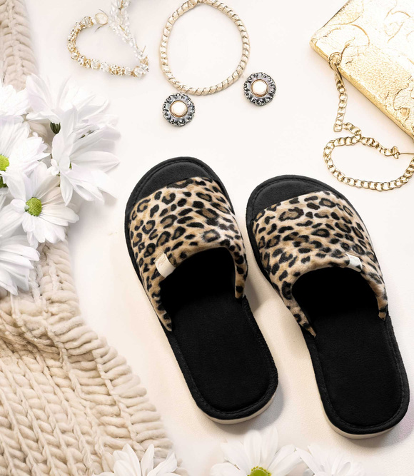 Dámské domácí pantofle s otevřenou špičkou s leopardím vzorem