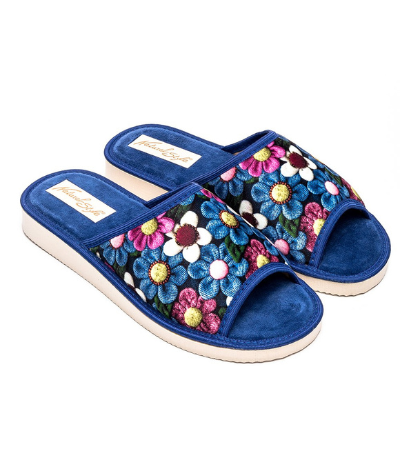 Dámské domácí pantofle s otevřenou špičkou s květinami