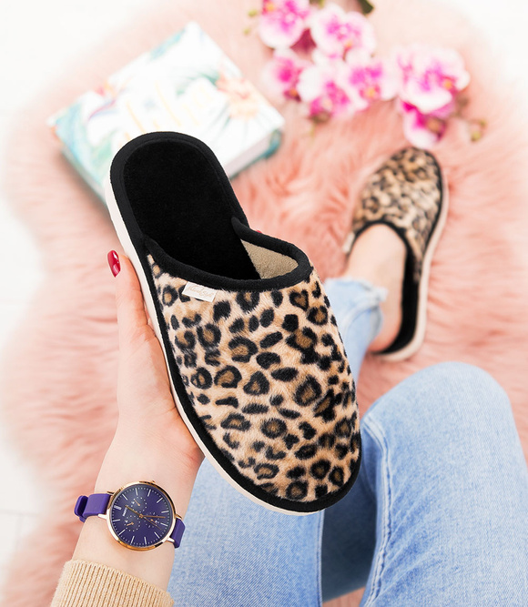 Dámské domácí pantofle s leopardím vzorem